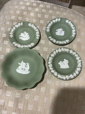 Wedgwood trinket tray set
